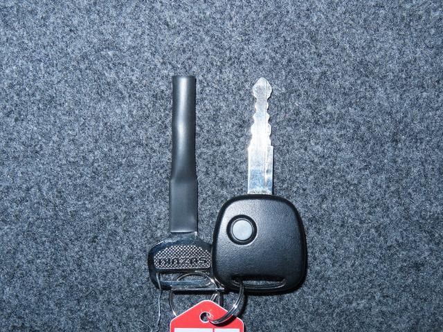 アルト L オーディオレス キーレスエントリー シートヒーター オーディオレス キーレスエントリー 衝突被害軽減ブレーキ 後退時ブレーキサポート SRSサイドエアバッグ SRSカーテンエアバッグ シートヒーター 車両走行安定補助システム アイドリングストップ(9枚目)
