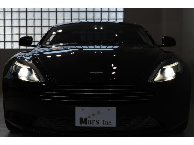 ＤＢ９ クーペ　タッチトロニックＩＩ　正規Ｄ車　後期型　カーボンエクステリアパック　ＯＰ２２４　アルカンタラステア　イエローキャリパ　ＨＤＤナビＴＶ　Ｂカメラ　シートＨ　ＥＴＣ　取説　記録簿　Ｓ鍵　左ハンドル（3枚目）