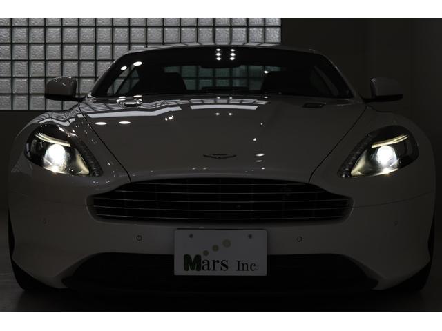 ＤＢ９ クーペ　ヴィラージュ　正規Ｄ車　後期型　４９７馬力　有償ペイント　クリスタルキー　カーボンブレーキ　黒キャリパー　ヘッドレスト刺繍　コントラストステッチ　シートＨ　パワーシート　取説　記録簿　スペア鍵（3枚目）