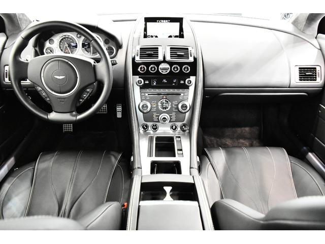 ＤＢ９ クーペ　ヴィラージュ　正規Ｄ車　後期型　４９７馬力　有償ペイント　クリスタルキー　カーボンブレーキ　黒キャリパー　ヘッドレスト刺繍　コントラストステッチ　シートＨ　パワーシート　取説　記録簿　スペア鍵（12枚目）