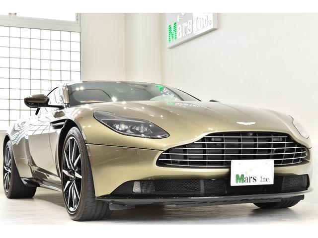 ＤＢ１１ Ｖ８　正規ディーラー車　有償ボディカラー　サテンチョップドカーボンインテリアパネル　１０スポーク２０インチＡＷ　レザーヘッドライニング　シートＨ　ヘッドレストＤＢ１１刺繍　ＥＴＣ　取説　記録簿　Ｓ鍵　右Ｈ（2枚目）