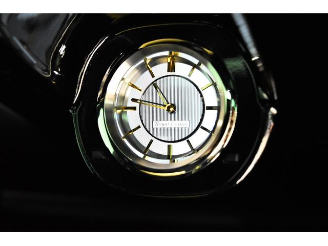 アルファード 3.5ロイヤルラウンジ フルパーテーション ロイヤルラウンジ専用シート 24インチリアエンターテインメント JBLサウンドシステム クーラーBOX 17インチAW 取説 記録簿 S鍵(17枚目)