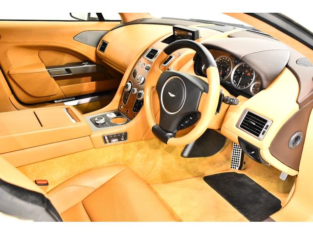 ラピード  ラピードS タッチトロニック3 正規D車 後期最終型 キャメルレザー シートヒーター アルカンタラRライナー 社外ナビ TV Bカメラ 20インチAW 取説 記録簿 クリスタル鍵 右H(8枚目)