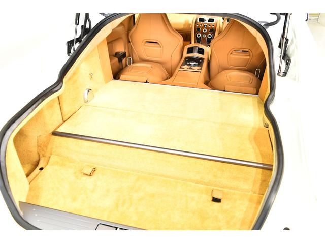 ラピード  ラピードS タッチトロニック3 正規D車 後期最終型 キャメルレザー シートヒーター アルカンタラRライナー 社外ナビ TV Bカメラ 20インチAW 取説 記録簿 クリスタル鍵 右H(20枚目)