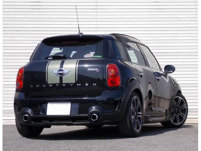 ＭＩＮＩ クーパーＳ　クロスオーバー　ＪＣＷダイナミックエアロＰＫＧ　ステップグリーンレーシングデカール　ＪＣＷ１８インチ　Ｈ＆Ｒダウンサス　ハーフレザー　革巻きステア　パドルＳ　ＪＣＷスカッフプレート　カーボン調パネル　社外ナビ　ＴＶ（9枚目）