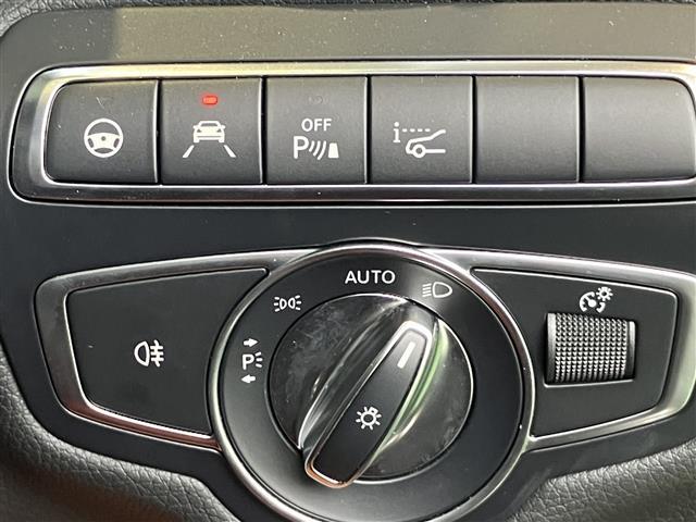 Ｃクラスステーションワゴン Ｃ２００　ステーションワゴン　スポーツ本革仕様　レーンキープＡ　レーダークルーズコントロール　ＬＥＤ　衝突軽減ブレーキ　ワンオーナー　ルーフレール　Ｐアシスト　禁煙　ＢＴオーディオ　バックカメラ　ナビＴＶ　フルセグＴＶ　ＥＴＣ２．０　キーレスゴー（4枚目）