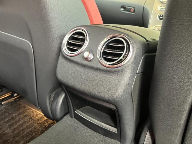 Ｃクラスステーションワゴン Ｃ２００　ステーションワゴン　スポーツ本革仕様　レーンキープＡ　レーダークルーズコントロール　ＬＥＤ　衝突軽減ブレーキ　ワンオーナー　ルーフレール　Ｐアシスト　禁煙　ＢＴオーディオ　バックカメラ　ナビＴＶ　フルセグＴＶ　ＥＴＣ２．０　キーレスゴー（39枚目）