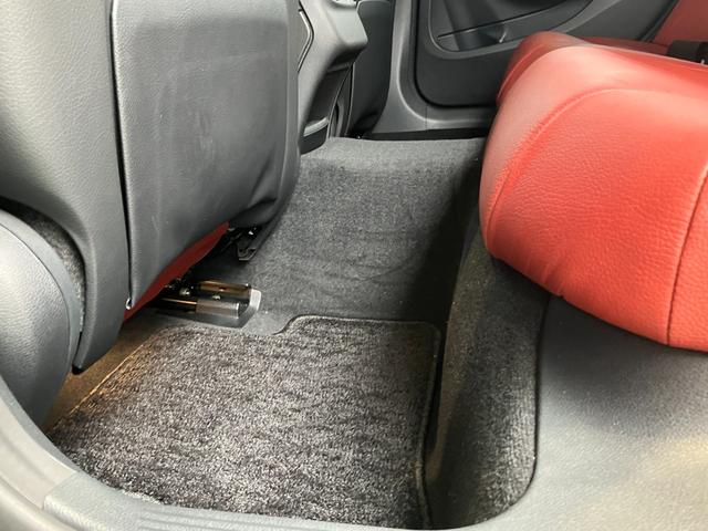 Ｃクラスステーションワゴン Ｃ２００　ステーションワゴン　スポーツ本革仕様　レーンキープＡ　レーダークルーズコントロール　ＬＥＤ　衝突軽減ブレーキ　ワンオーナー　ルーフレール　Ｐアシスト　禁煙　ＢＴオーディオ　バックカメラ　ナビＴＶ　フルセグＴＶ　ＥＴＣ２．０　キーレスゴー（42枚目）