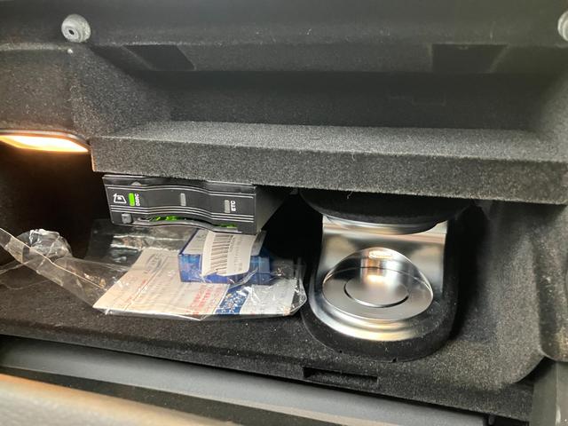 Ｃクラスステーションワゴン Ｃ２００　ステーションワゴン　スポーツ本革仕様　レーンキープＡ　レーダークルーズコントロール　ＬＥＤ　衝突軽減ブレーキ　ワンオーナー　ルーフレール　Ｐアシスト　禁煙　ＢＴオーディオ　バックカメラ　ナビＴＶ　フルセグＴＶ　ＥＴＣ２．０　キーレスゴー（71枚目）