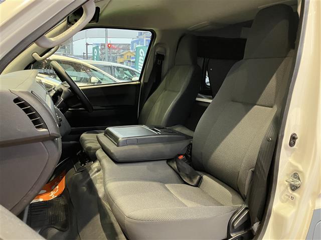ハイエースバン ロングDX GLパッケージ パノラミックビューモニター フルタイム4WD ナビTV パワーウィンドウ パワーステアリング キーレスキー フルセグ エアコン 横滑り防止機能 SDナビ オートライト ドラレコ Dターボ ETC(17枚目)