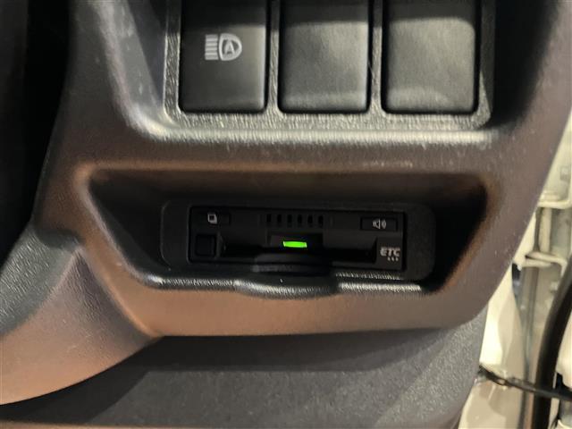 ハイエースバン ロングDX GLパッケージ パノラミックビューモニター フルタイム4WD ナビTV パワーウィンドウ パワーステアリング キーレスキー フルセグ エアコン 横滑り防止機能 SDナビ オートライト ドラレコ Dターボ ETC(30枚目)