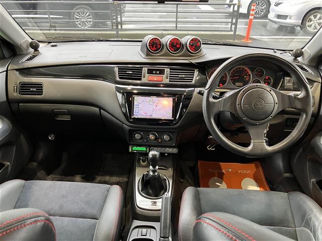 ガラスコーティング、ナビゲーション、ＥＴＣなど、その他のパーツの取り付けお見積もりのご相談も承っております！！クルマのこと何でもお任せください！