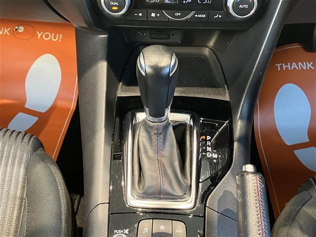 アクセラスポーツ 15S Bカメラ/衝突被害軽減システム/クルコン Rカメ パワステ サイドSRS セキュリティーアラーム ナビ付 横滑防止装置 アイドリングSTOP 整備記録簿 パワーウインドウ メモリーナビ付 エアコン(4枚目)