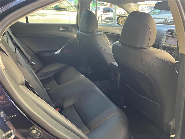 ＩＳ ＩＳ２５０　バージョンＬ　インテリキー　革Ｓ　ＨＤＤナビゲーションシステム　カーテンエアバッグ　ＡＡＣ　サンルーフ　オートライト　エアバック　ＰＷ　ナビ　キーレスエントリー　パワーステアリング　ＡＢＳ　ワンオーナー　Ｂカメ（13枚目）