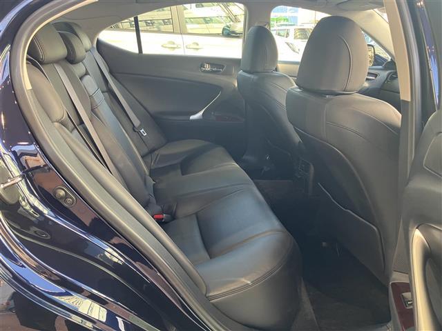 ＩＳ ＩＳ２５０　バージョンＬ　インテリキー　革Ｓ　ＨＤＤナビゲーションシステム　カーテンエアバッグ　ＡＡＣ　サンルーフ　オートライト　エアバック　ＰＷ　ナビ　キーレスエントリー　パワーステアリング　ＡＢＳ　ワンオーナー　Ｂカメ（14枚目）