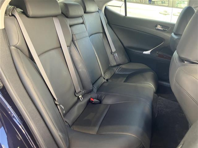 ＩＳ ＩＳ２５０　バージョンＬ　インテリキー　革Ｓ　ＨＤＤナビゲーションシステム　カーテンエアバッグ　ＡＡＣ　サンルーフ　オートライト　エアバック　ＰＷ　ナビ　キーレスエントリー　パワーステアリング　ＡＢＳ　ワンオーナー　Ｂカメ（15枚目）