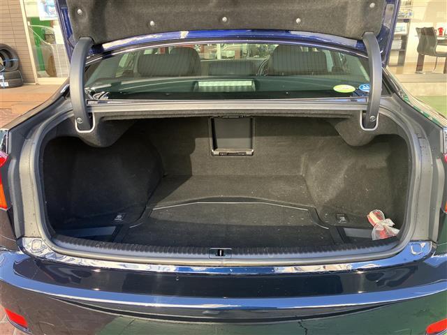 ＩＳ ＩＳ２５０　バージョンＬ　インテリキー　革Ｓ　ＨＤＤナビゲーションシステム　カーテンエアバッグ　ＡＡＣ　サンルーフ　オートライト　エアバック　ＰＷ　ナビ　キーレスエントリー　パワーステアリング　ＡＢＳ　ワンオーナー　Ｂカメ（21枚目）