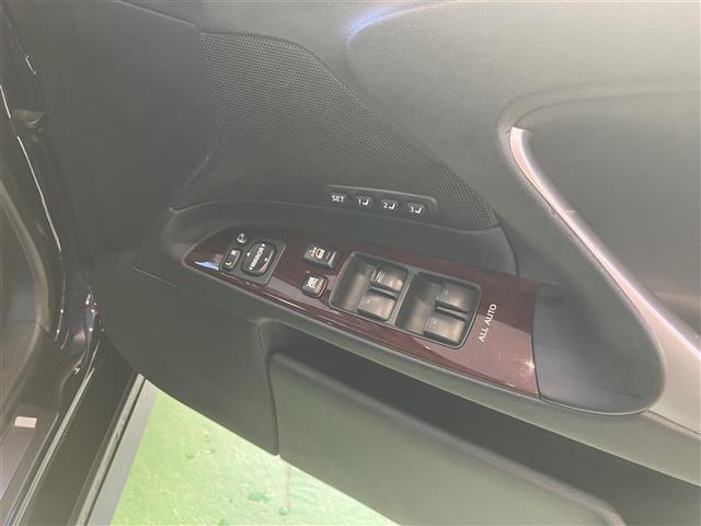 ＩＳ ＩＳ２５０　バージョンＬ　インテリキー　革Ｓ　ＨＤＤナビゲーションシステム　カーテンエアバッグ　ＡＡＣ　サンルーフ　オートライト　エアバック　ＰＷ　ナビ　キーレスエントリー　パワーステアリング　ＡＢＳ　ワンオーナー　Ｂカメ（24枚目）