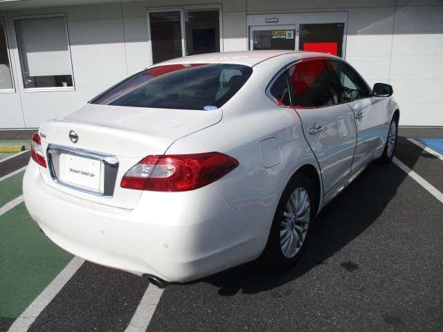 シーマ ３．５　本革パッケージ　寒冷地　サンルーフ　全方位カメラ　黒革シート　オートエアコン　衝突被害軽減システム　ナビ＆ＴＶ　スマートキー　ＨＤＤナビ　サンルーフ　クルーズコントロール　キーフリー　ＥＴＣ　ドライブレコーダー　寒冷地仕様（2枚目）