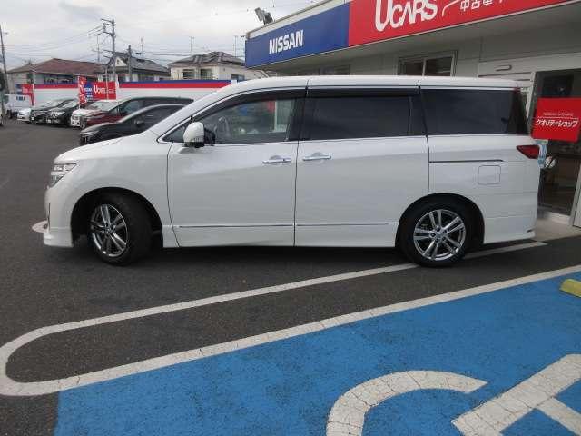 エルグランド 250ハイウェイスター 7人乗り ツインモニター ツインサンルーフ PS キーフリー サイドエアバック パワーウインドウ 運転席エアバッグ ABS 助手席エアバッグ スマートキ- フルオートエアコン ワンオーナ-(8枚目)