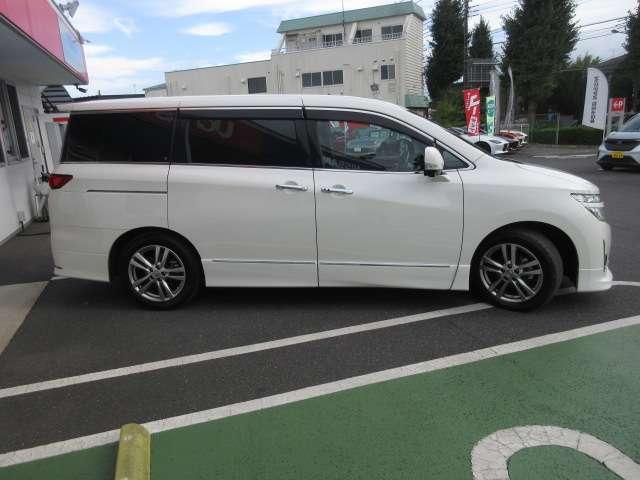 エルグランド 250ハイウェイスター 7人乗り ツインモニター ツインサンルーフ PS キーフリー サイドエアバック パワーウインドウ 運転席エアバッグ ABS 助手席エアバッグ スマートキ- フルオートエアコン ワンオーナ-(11枚目)