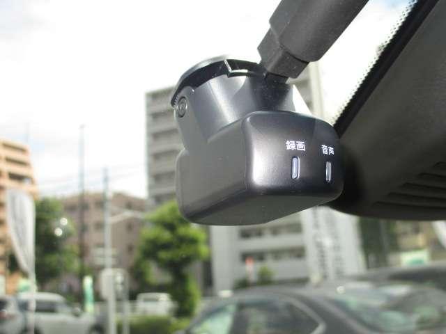 エルグランド ２．５　２５０ハイウェイスターＳ　ＭＭ５２１ＤＬナビ　アラウンドビューモニター　アルミホイル　点検記録簿　両側パワ－スライドドア　３６０カメラ　ドライブレコーダ　ワンオ－ナ－車　サイドカメラ　クルコン　インテリキー　Ｂカメラ　ＬＥＤヘッドランプ　サイドカーテンエアバック　ＥＴＣ（13枚目）