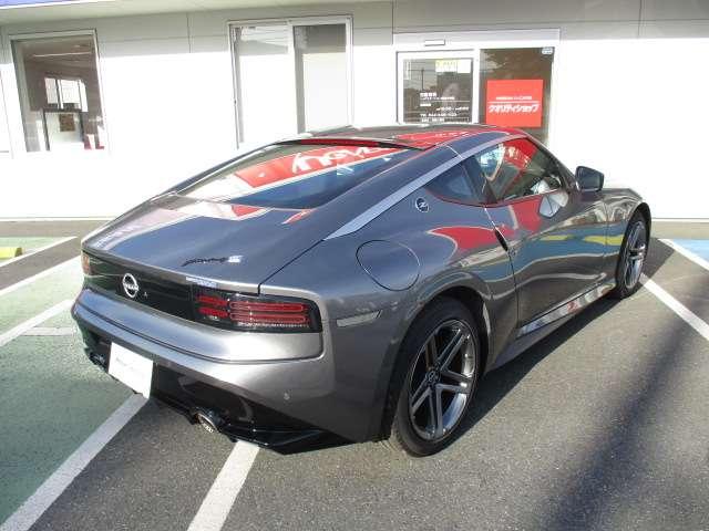 フェアレディＺ ３．０　６速　コネクトナビ　ベースグレード　クルコン　ＬＥＤヘッド　バックカメラ　衝突軽減システム　エアコン　パワーウィンドウ　パワーステアリング　ＥＴＣ　アルミホイール　インテリジェントキー（2枚目）