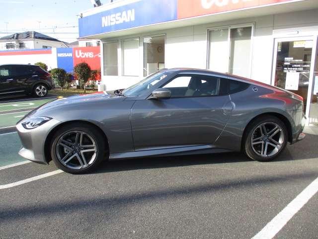 フェアレディＺ ３．０　６速　コネクトナビ　ベースグレード　クルコン　ＬＥＤヘッド　バックカメラ　衝突軽減システム　エアコン　パワーウィンドウ　パワーステアリング　ＥＴＣ　アルミホイール　インテリジェントキー（14枚目）