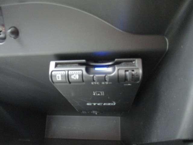 ノート e-パワー X MM318DLナビ 360°カメラ 記録簿付 運転席助手席エアバック AUTOエアコン 1オーナー 盗難防止システム ナビTV AW 運転席エアバッグ インテリジェントキー ドラレコ パワーウィンドウ(9枚目)