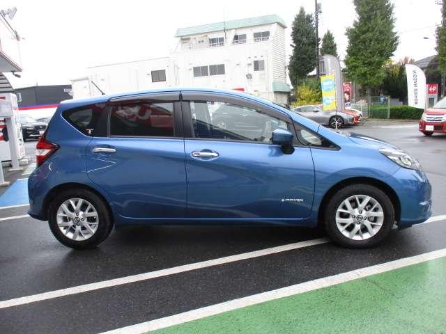 ノート e-パワー X MM318DLナビ 360°カメラ 記録簿付 運転席助手席エアバック AUTOエアコン 1オーナー 盗難防止システム ナビTV AW 運転席エアバッグ インテリジェントキー ドラレコ パワーウィンドウ(12枚目)