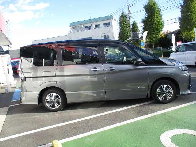 セレナ e-パワー ハイウェイスターV MM512DLナビ 後席モニター 360°カメラ エマジェンシーブレーキ 1オナ スマキー LED レーンアシスト 点検記録簿付 ETC ドラレコ イモビ フルオートエアコン アルミホイール(12枚目)