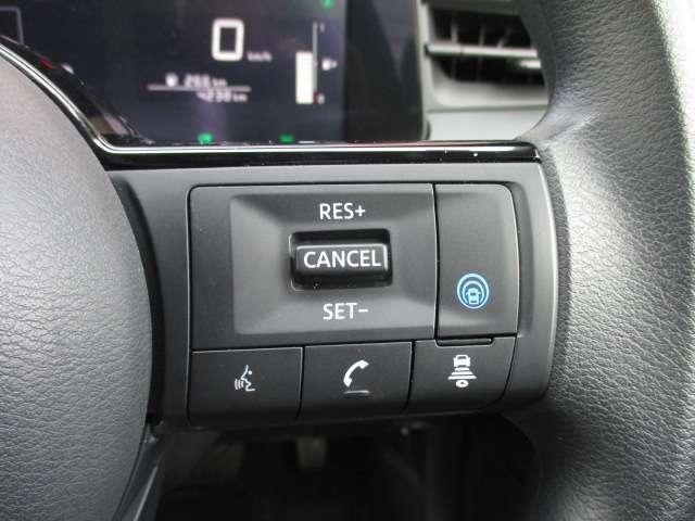 ノート X メモリーナビ アラウンドビュー 衝突被害軽減ブレ-キ ETC付 アルミ 禁煙車 LEDライト レーダークルーズ レーンアシスト インテリキー ワンオーナー 整備記録簿 盗難防止システム ABS(6枚目)