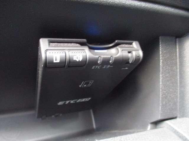 マーチ １．２　Ｓ　ＭＭ３１８Ｄ－Ｗ　Ｂカメラ　Ｆドライブレコーダー　１セグＴＶ　メンテナンスノート　１オーナ－　運転席助手席エアバック　キーレス　バックモニター　ＥＴＣ　ドラレコ　ナビＴＶ　パワーウインド　メモリーナビゲーション　オートエアコン　ＰＳ　運転席エアバッグ（6枚目）