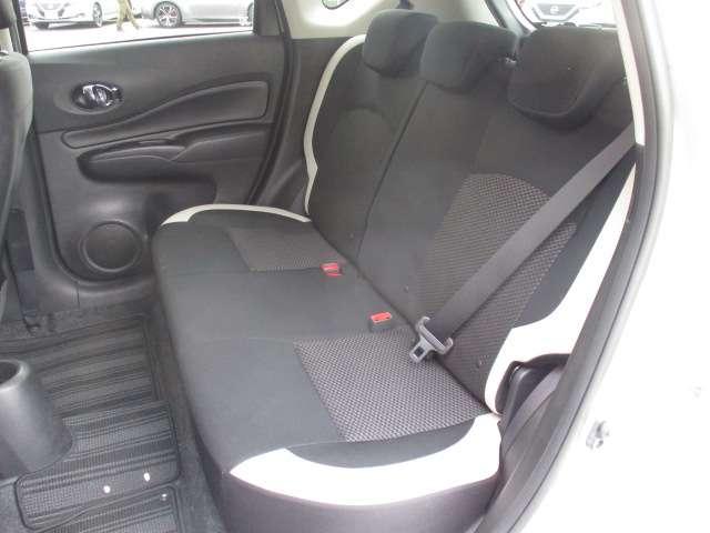 ノート １．２　Ｘ　ＭＭ３１７ＤＬナビ　アラウンドビューモニター　レーダーブレーキサポート　ＥＴＣ搭載　１オーナー車　記録簿付き　Ｄレコ　スマトキー　セキュリティーアラーム　キーレス　運転席助手席エアバッグ　ナビＴＶ　ワンセグ　エアコン　パワーウィンドウ　ＡＢＳ（17枚目）