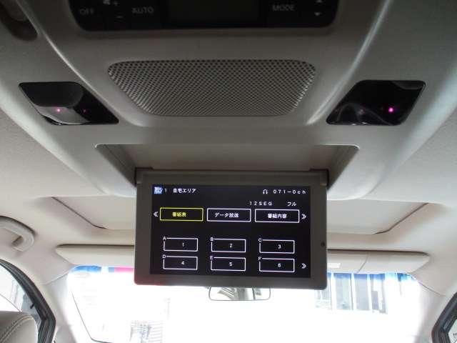 エルグランド ３．５　ＶＩＰ　本革シート　シートヒーター　純正ＨＤＤナビ　クルコン　スマートキー　サンルーフ　両側パワースライドドア　ＨＤＤナビ　ＬＥＤヘッドランプ　プリクラッシュ　３６０度カメラ（5枚目）