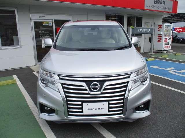 エルグランド ３．５　ＶＩＰ　本革シート　シートヒーター　純正ＨＤＤナビ　クルコン　スマートキー　サンルーフ　両側パワースライドドア　ＨＤＤナビ　ＬＥＤヘッドランプ　プリクラッシュ　３６０度カメラ（12枚目）