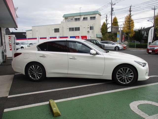 希望ナンバーや保証期間を延ばす延長保証などもございます。詳しくはスタッフまでお問い合わせください。