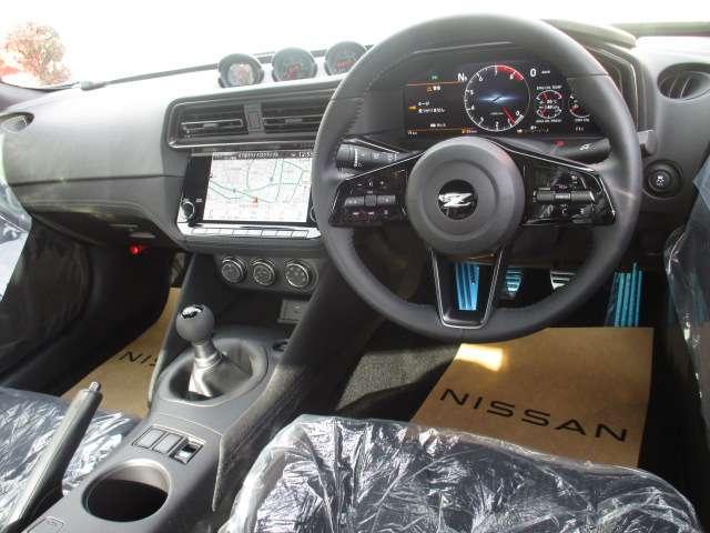 フェアレディZ 3.0 バージョン S 6速 コネクトナビ バックカメラ LEDヘッドライト インテリジェントキー ナビTV サイドエアバッグ ETC オートエアコン オートクルーズコントロール パワーウィンドウ 衝突被害軽減システム Bモニタ(4枚目)