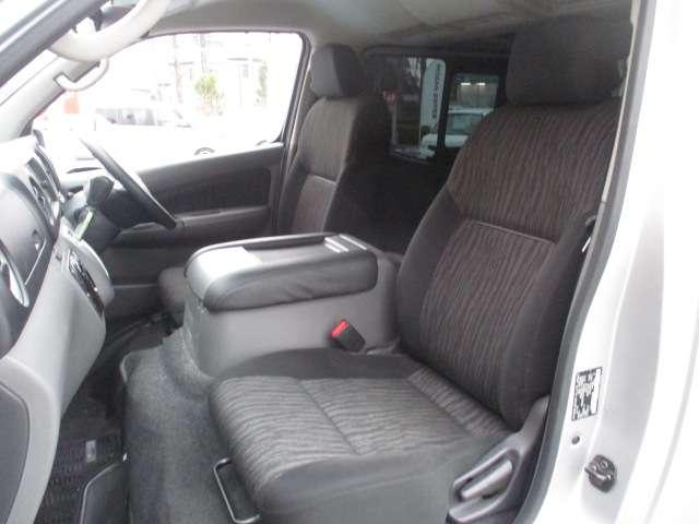 ＮＶ３５０キャラバンバン ２．０　プレミアムＧＸ　ロングボディ　ＭＪ１１７ＤＷナビ　アラウンドビュー　ブレーキサポート　全周囲カメラ　盗難防止装置　ＡＣ　キーレスエントリ　スマートキー　パワーウインドウ　ＥＴＣ　運転席エアバッグ　メモリーナビ　ドラレコ　ＬＥＤヘッドライト　パワーステアリング　ＡＢＳ（17枚目）