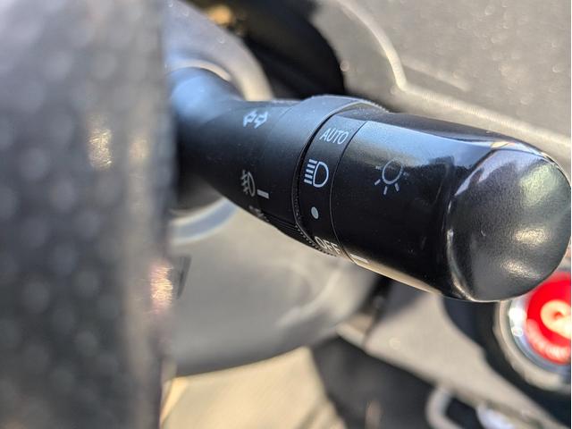 アクア G G’s 社外ディスプレイオーディオ/ハーフレザーシート/前席シートヒーター/純正17インチアルミホイール/ETC/LEDビーム/スマートキー×2//フォグランプ/オートライト/車検令和9年9月(18枚目)