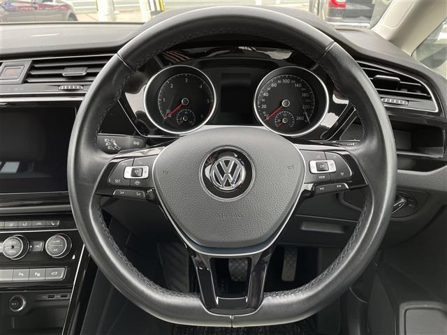 ゴルフトゥーラン ＴＤＩ　プレミアム　◆メーカー純正ＨＤＤナビＡＭ／ＦＭ／ＣＤ／ＤＶＤ／ＳＤ／ＵＳＢ／ＨＤＤ／ＡＵＸ／ＢＴ◆バックカメラ◆ＥＴＣ２．０◆レーダークルーズコントロール◆レザーシート◆シートヒーター◆前席パワーシ（10枚目）