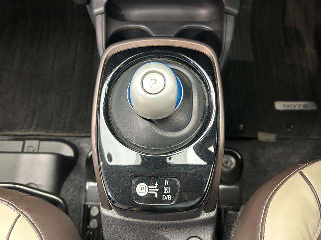 ノート ｅ－パワー　メダリスト　純正ＳＤナビ　Ｂｌｕｅｔｏｏｔｈ　純正ドラレコ　全方位カメラ　車両接近通報装置　オートクルーズコントロール　電格ミラー　踏み間違い衝突防止アシスト　ＥＴＣ　Ａストップ　スマートキー　コーナーセンサー（23枚目）