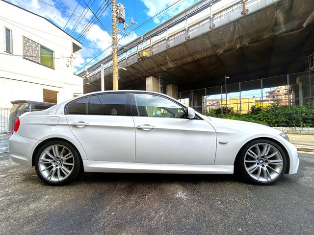 ３シリーズ ３２０ｉ　Ｍスポーツパッケージ　Ｍスポーツ　６ＭＴ　ＬＣＩモデル　パワーシート　ミラー型ＥＴＣ　純正ＨＤＤナビ　ＣＤ　ＤＶＤ再生　　１８インチＡＷ　オートライト　地デジＴＶ　バックカメラ　コンフォートアクセス　ＨＩＤヘッドライト（15枚目）