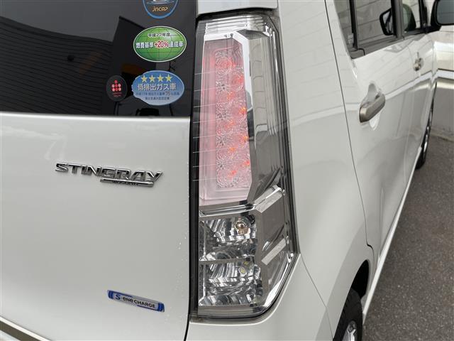 Ｊスタイル　４ＷＤ　禁煙車　社外ＳＤナビ　フルセグＴＶ　ＣＤ　Ｂｌｕｅｔｏｏｔｈ　スマートキー　ハーフレザーシート　衝突被害軽減装置　アイドリングストップ　シートヒーター　ＨＩＤヘッドライト　ＥＴＣ(13枚目)