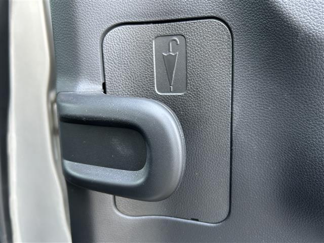 ワゴンＲスティングレー ハイブリッドＸ　禁煙車　４ＷＤ　社外オーディオ　アイドリングストップ　コーナーセンサー　衝突被害軽減ブレーキ　車線逸脱警報　横滑り防止装置　盗難防止装置　ＬＥＤヘッドライト　シートヒーター　冬タイヤ積み込み（31枚目）