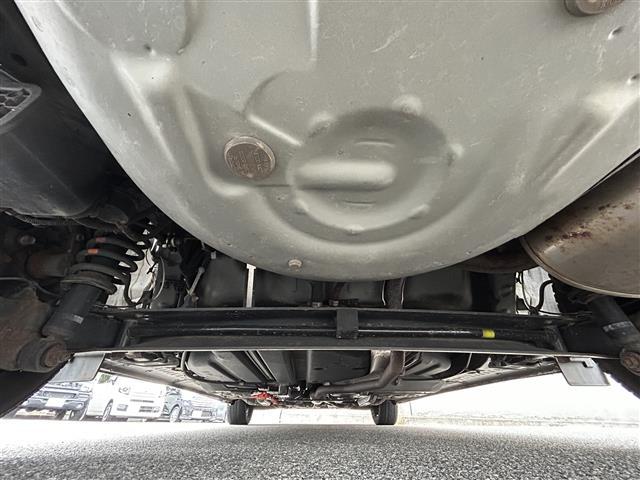 シエンタ ハイブリッドＧ　純正ナビＦＭ／ＡＭ／フルセグ　Ｂｌｕｅｔｏｏｔｈ　両側パワースライドア　衝突軽減ブレーキ　車線逸脱装置　プッシュスタート　バックカメラ　ＡＵＴＯライト　フォグランプ　ワンオーナー　禁煙車（9枚目）