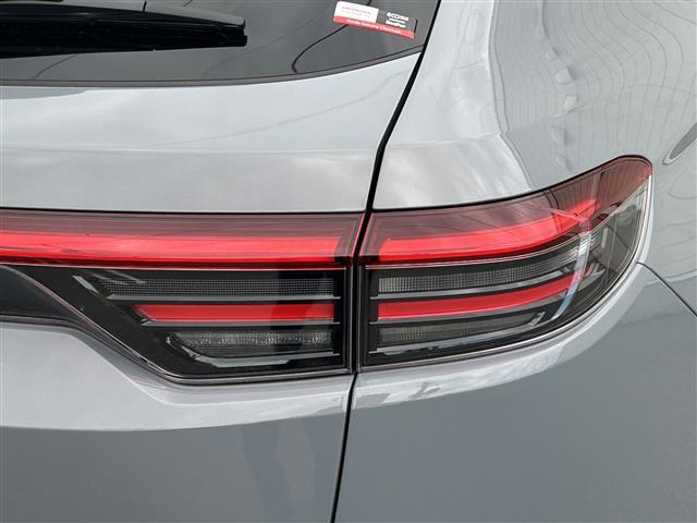 ヴェゼル ｅ：ＨＥＶ　Ｚ　４ＷＤ　純正ナビＴＶ　Ｂｌｕｅｔｏｏｔｈ　レーダークルーズコントロール　置くだけ充電　バックカメラ　ドライブレコーダー　電動リアゲート　ＥＴＣ　純正アルミ付きスタッドレス　ワンオーナー　禁煙（11枚目）