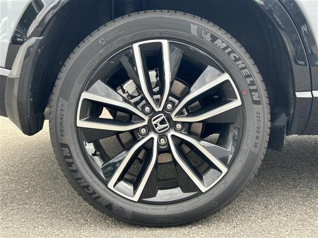 ヴェゼル ｅ：ＨＥＶ　Ｚ　４ＷＤ　純正ナビＴＶ　Ｂｌｕｅｔｏｏｔｈ　レーダークルーズコントロール　置くだけ充電　バックカメラ　ドライブレコーダー　電動リアゲート　ＥＴＣ　純正アルミ付きスタッドレス　ワンオーナー　禁煙（15枚目）