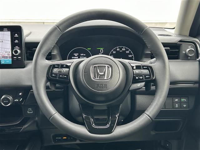 ヴェゼル ｅ：ＨＥＶ　Ｚ　４ＷＤ　純正ナビＴＶ　Ｂｌｕｅｔｏｏｔｈ　レーダークルーズコントロール　置くだけ充電　バックカメラ　ドライブレコーダー　電動リアゲート　ＥＴＣ　純正アルミ付きスタッドレス　ワンオーナー　禁煙（17枚目）