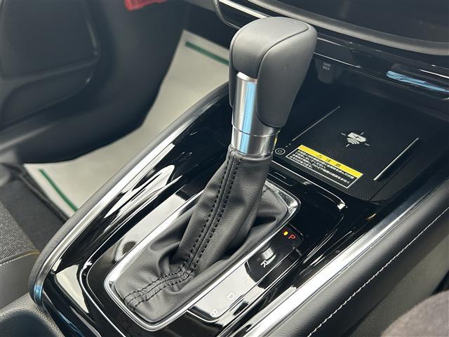 ヴェゼル ｅ：ＨＥＶ　Ｚ　４ＷＤ　純正ナビＴＶ　Ｂｌｕｅｔｏｏｔｈ　レーダークルーズコントロール　置くだけ充電　バックカメラ　ドライブレコーダー　電動リアゲート　ＥＴＣ　純正アルミ付きスタッドレス　ワンオーナー　禁煙（30枚目）